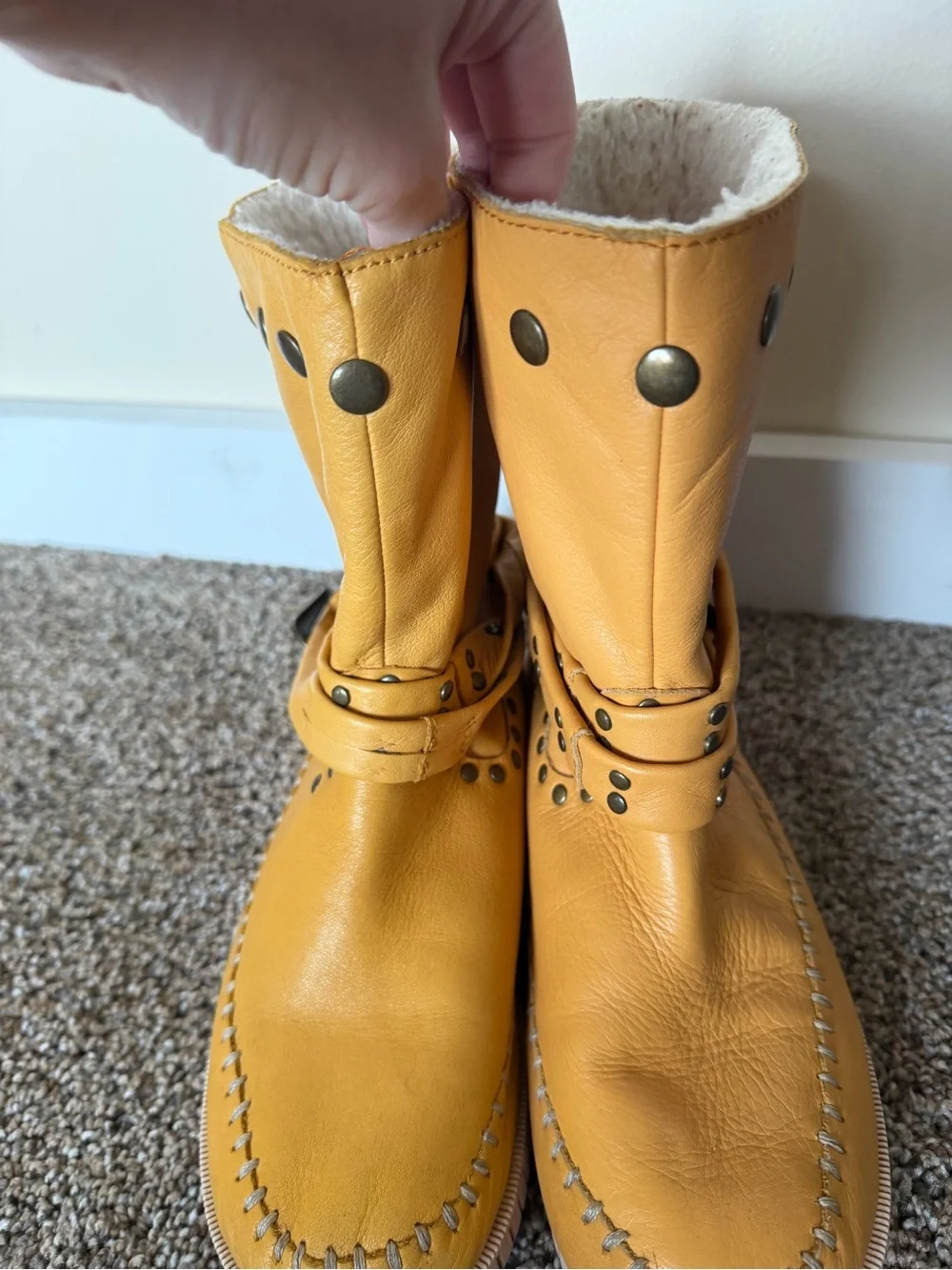 DINGO Women’s Leather Pull-On Malibu Boots